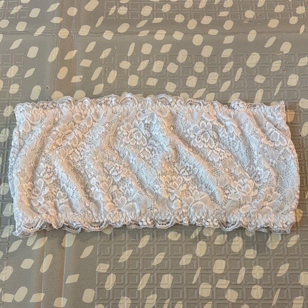 Lace strapless bandeau
